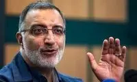  کتابخوانی زاکانی قبل از شروع مناظره سوژه شد