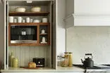 ۷ جای هوشمندانه برای قرار دادن مایکروویو در آشپزخانه