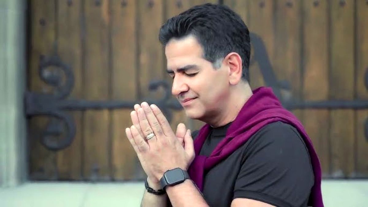 خواننده مشهور: ظرف می‌شورم اما به ایران برنمی‌گردم!