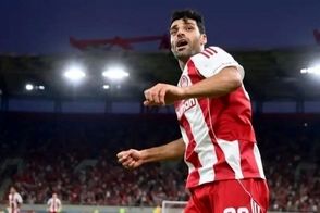 طارمی با ماشین ۵۰ میلیاردی یونانی‌ها را شوکه کرد