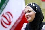 عکس متفاوت خاله‌شادونه در استادیوم فوتبال