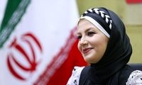 عکس متفاوت خاله‌شادونه در استادیوم فوتبال
