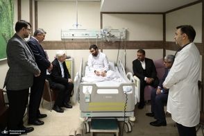 گریه معاون پزشکیان در آغوش محمدرضا عارف