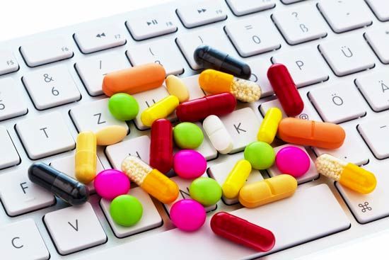 داروخانه آنلاین چیست؟ | مزایا، معایب و کاربرد خرید اینترنتی دارو