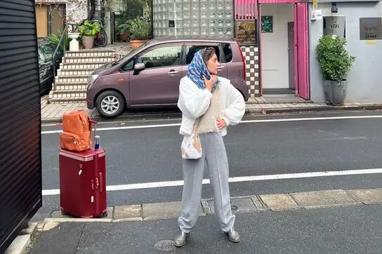 خانم هستی مهدوی دقیقا با کی کار دارید؟