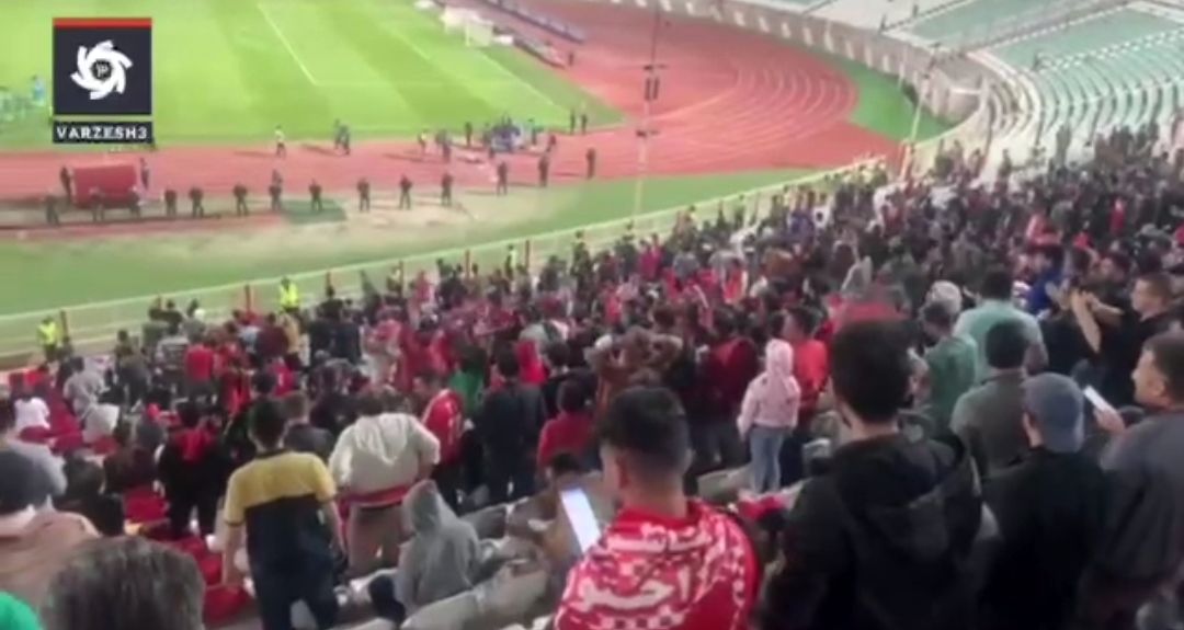 تراکتوری ها حذف پرسپولیس را جشن گرفتند!