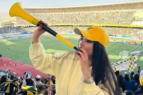 تماشای مختلط فوتبال برای اولین بار در لیگ برتر ایران