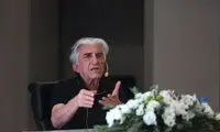 رضا کیانیان: می‌توانستیم از ایران برویم، اما نرفتیم