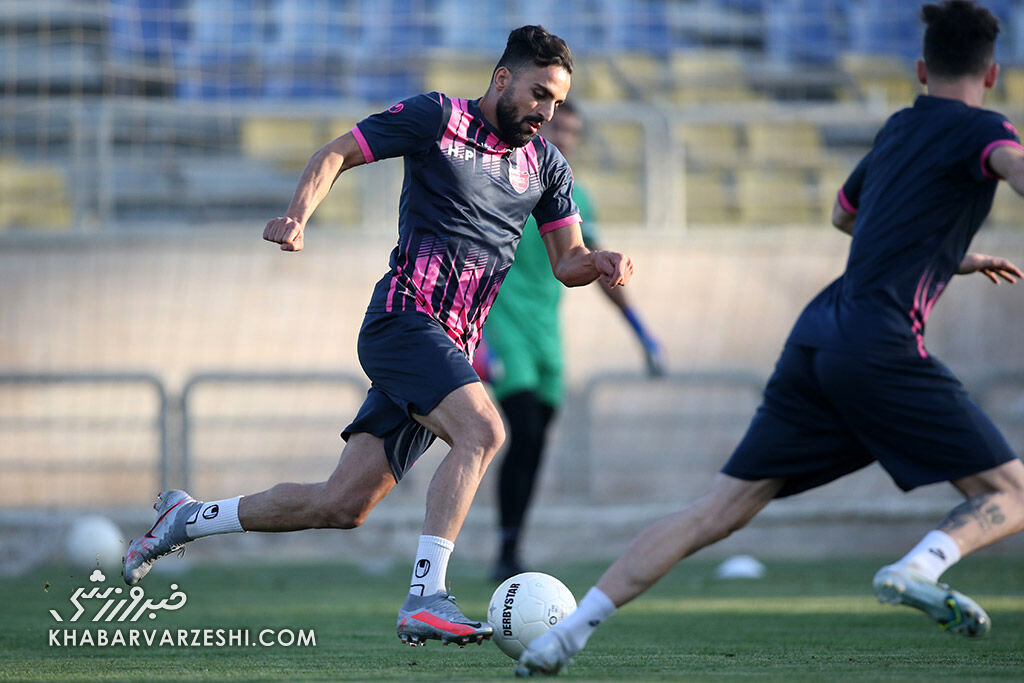 مهاجم پرسپولیس گزینه اول خروج در نیم‌فصل!