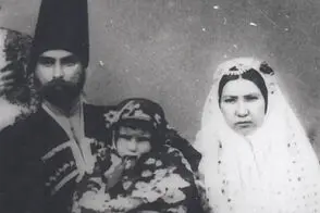 «پسرعموی ناصرالدین شاه» در کنار همسر و فرزندانش
