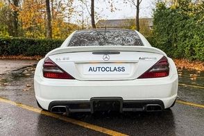 تصاویر هیولای 12سیلندر مرسدس بنز در تعمیرگاه جلب توجه کرد