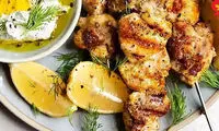 طرز تهیه مرغ گریل رژیمی با سس سیر و لیمو