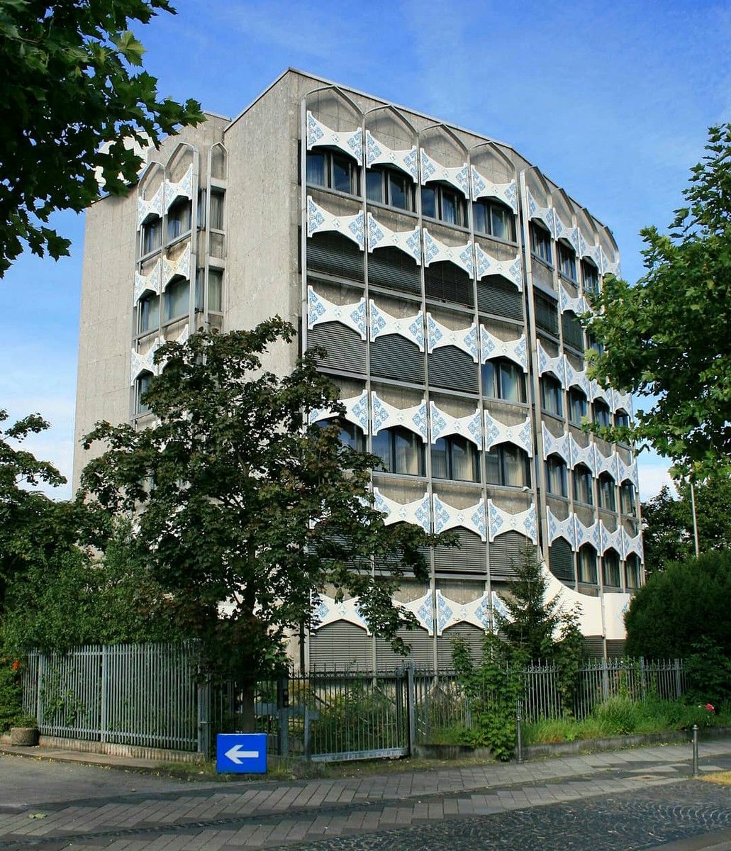 ساختمان متروکه سفارت ایران در آلمان! 