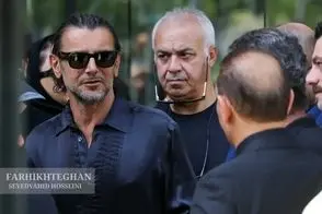 حلالیت‌خواهی خانواده اکبر عبدی از امین حیایی