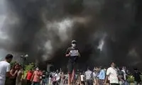 فرار مقامات نپال با آویزان شدن از هلی‌کوپتر!