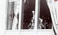 وقتی شاه در مراسم رسمی قلیان می‌ کشید!