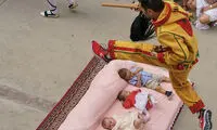 آداب و رسوم عجیب در کشورهای مختلف که حیرت‌زده‌تان می‌کند