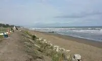 تصویر تلخی که از ساحل بی‌جان خزر وایرال شد