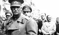بازدید رضا شاه از اولین کارخانه هواپیماسازی ایران 