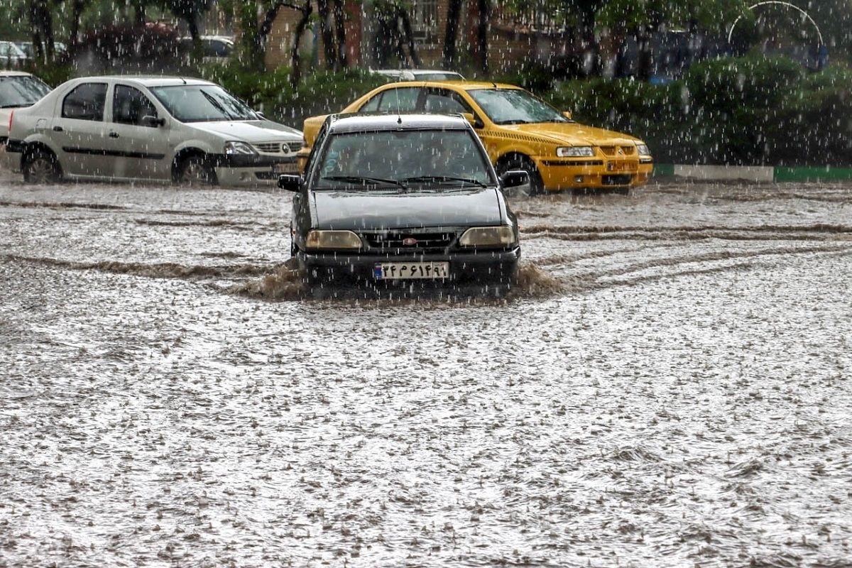بارش سنگین باران در نمک آبرود مازندران