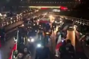 شعار این آخرین نبرده، خامنه‌ای برمی‌گرده در مشهد