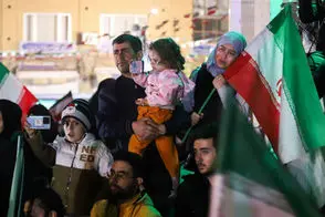 تصاویر وداع با ۱۴ شهید خنثی‌سازی مهمات در زنجان