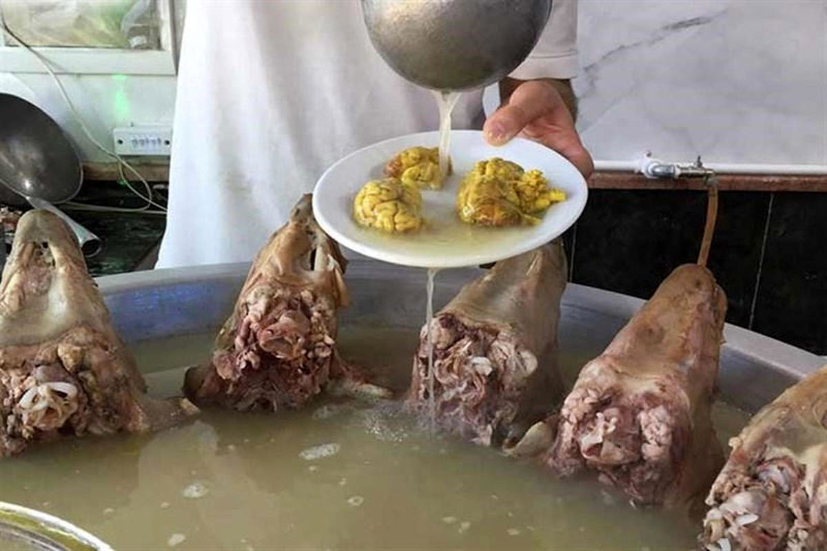 ویدئو جدید از دزدی عجیب کله‌پاچه در یک طباخی!