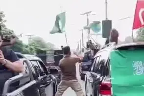 جشن خیابانی مردم پاکستان بعد از توافق مکه