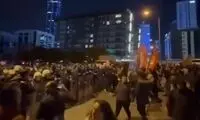شکستن سنگرهای پلیس توسط مردم ازمیر