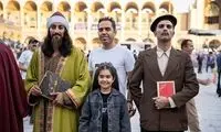 عکس یادگاری با فردوسی و خیام در نمایشگاه کتاب