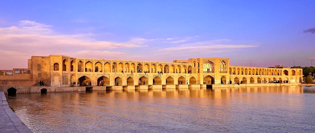 این تصویر از پل خواجو اصفهان را عمرا دیده باشید