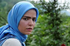 عکس جدید گلرخ از یاد رفته در یک کافه