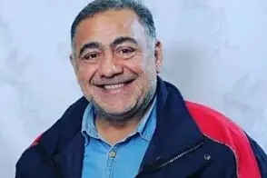 لحظه احساسی برای خسرو احمدی پس از دوران سخت بیماری