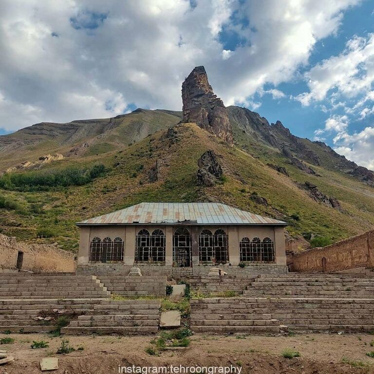 این کاخ متروکه، هرجای دیگر دنیا بود، آن را حلوا حلوا می‌کردند