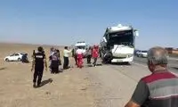 برخورد وحشتناک اتوبوس اصفهان به تهران با تریلر