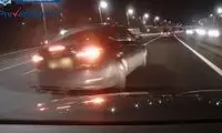حرکات دیوانه‌وار یک راننده در بزرگراه