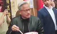 واکنش بامزه مدیر انویدیا بعد از خوردن نودل پکن