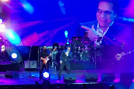 آقای اندی عزیز، احتمالا موبایل شما آنتن نمی‌دهد!