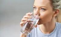 چرا مردم ژاپن همزمان با خوردن غذا آب نمی‌نوشند؟