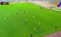 سجده شکر منصوریان در برابر گل‌محمدی
