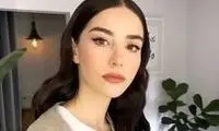 استایل بانمک خانم بازیگر با یک تیشرت ساده