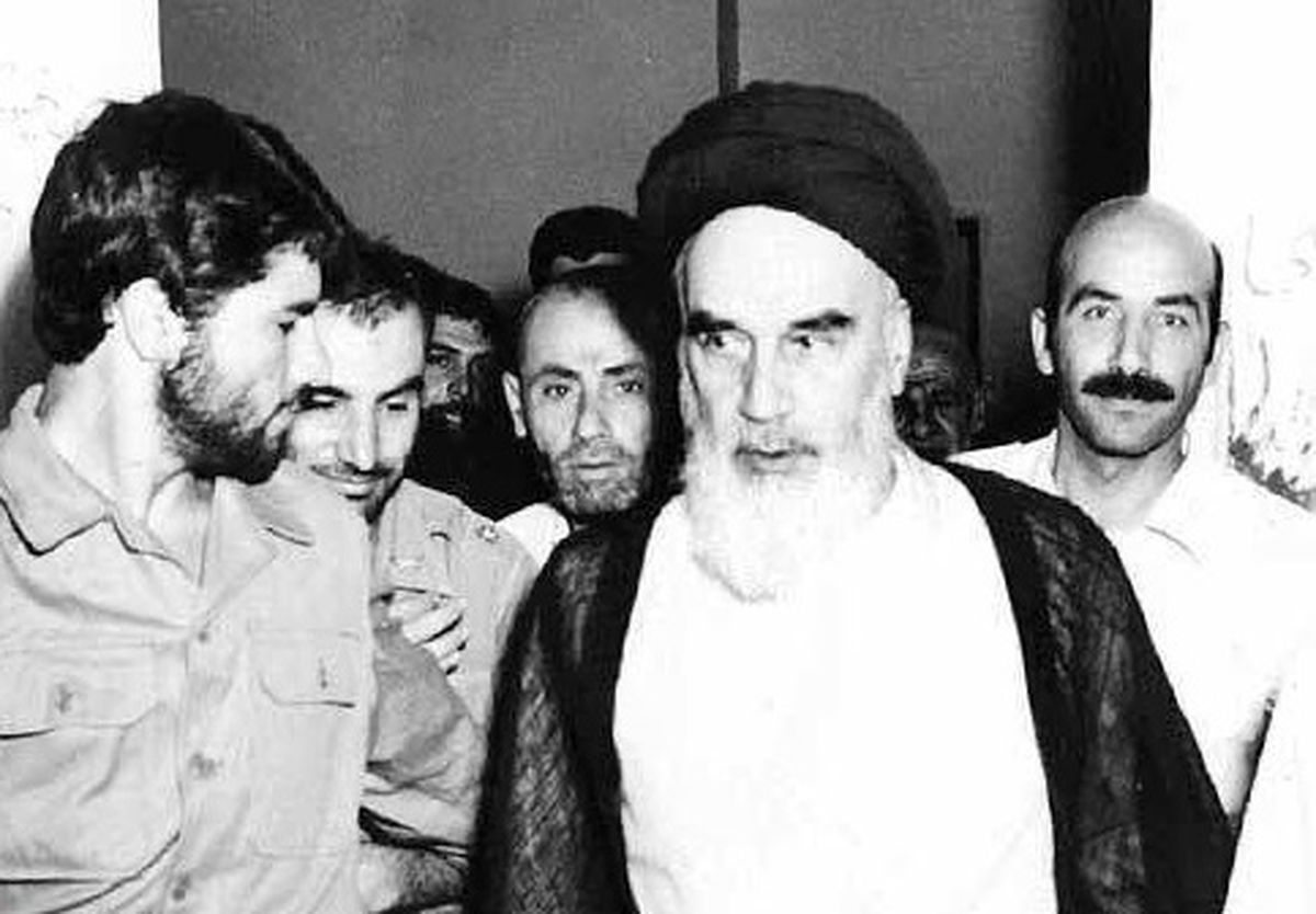   ماجرای محافظ کراواتی امام خمینی! 