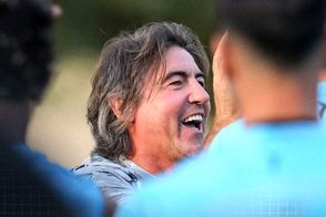 ساپینتو در دربی، کنار پرسپولیسی‌ها نشست!