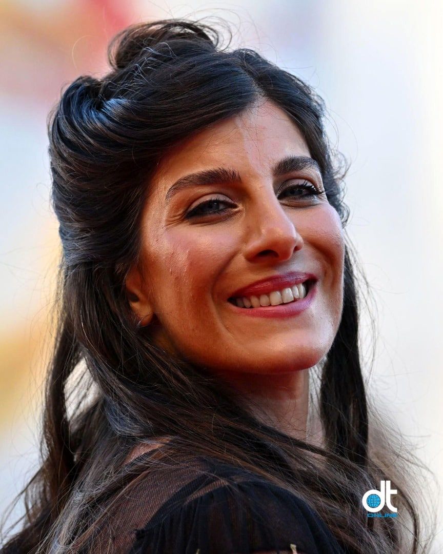 چهره خندان خانم بازیگر در اختتامیه جشنواره ونیز