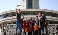 مسافرین نوروزی در برج میلاد