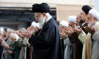 اشک‌های رهبر انقلاب در قنوت نماز عید فطر