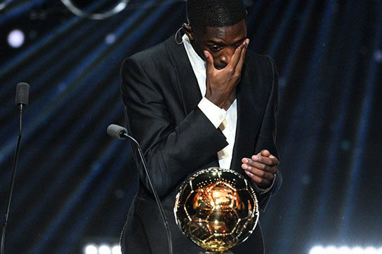 دیشب مردی از جهان موازی، پرچم تنهایان را بالا برد