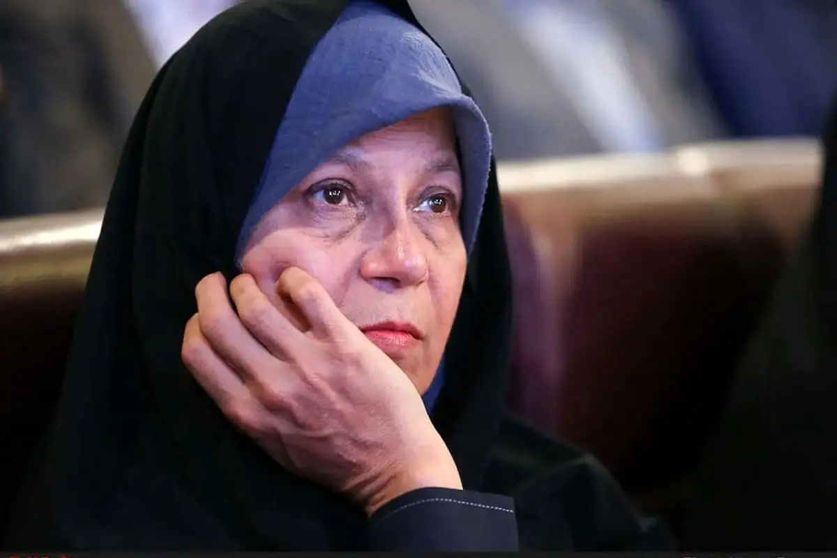 پوشش متفاوت فائزه‌ هاشمی‌رفسنجانی با کاپشن آمریکایی در خیابان