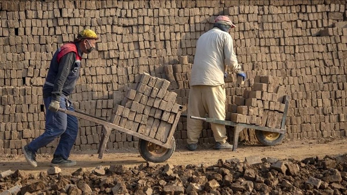 امنیت شغلی هزاران کارگر بندرعباس در خطر است!