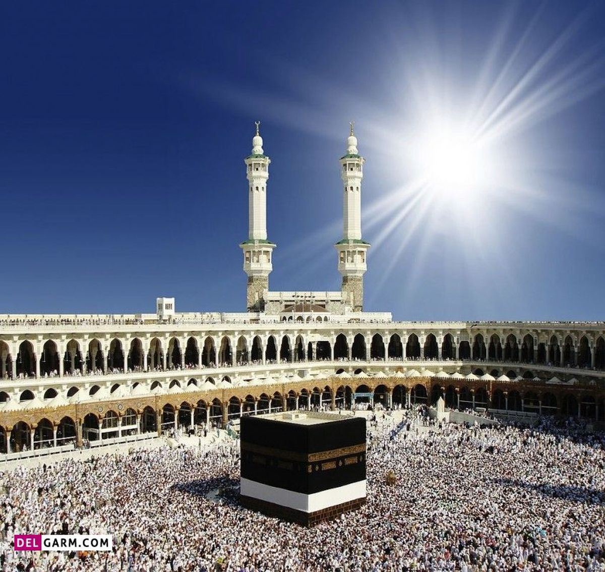   چرا کعبه به شکل مربع بنا شده است؟ 